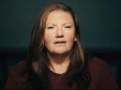 Una donna etichettata come “Charles Manson donna” è scappata di prigione, il pubblico ministero ora dubita della sua condanna