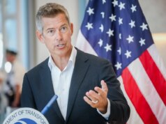 Il segretario ai trasporti di Trump promette il “futuro dell’aviazione” con il nuovo programma eVTOL