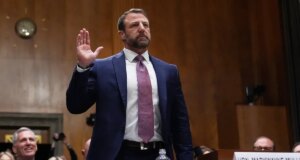 Mullin ha prestato giuramento come capo del DHS dopo che la frattura del GOP ha costretto Dem a salvare la nomina