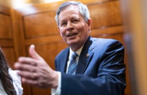 Il principale alleato di Trump, Steve Daines, abbandona la corsa al Senato del Montana e intende ritirarsi