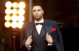 Regé-Jean Web page e Nicola Coughlan si riuniscono al debutto di SNL UK