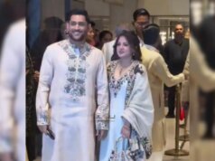 MS Dhoni avvistata con un telefono al matrimonio di Arjun, il video fa irruzione in Web