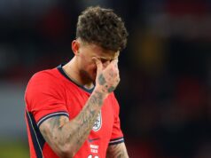 Il Bianco fischia dopo aver segnato e regala un rigore nel pareggio con l’Uruguay