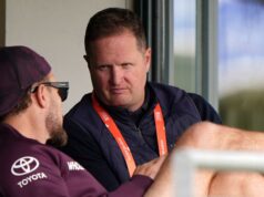 L’Inghilterra cube no al “grande scontro” tra Stokes e McCullum mentre l’allenatore mantiene il lavoro