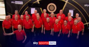 Il coro gallese dà il benvenuto alla Premier League a Cardiff!