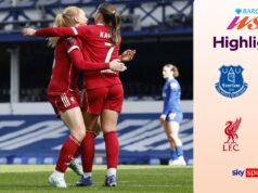 Il Liverpool, formato da dieci giocatori, tiene a bada l’Everton che lotta per ottenere il trionfo del derby