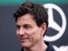 Wolff diffida della “politica” nei confronti della Mercedes “estremamente forte”.