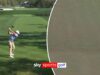 La magia di McIlroy! Rory guida sul inexperienced con un tee shot MONSTER da 373 yard