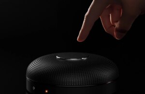 Questo dispositivo intelligente impedisce ai subdoli gadget IA di ascoltare le tue conversazioni