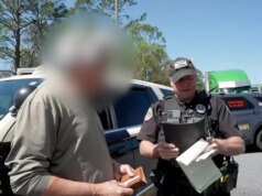 ESCLUSIVO: le telecamere riprendono i camionisti incapaci di leggere i segnali stradali e rispondono a domande basilari durante la repressione in Florida