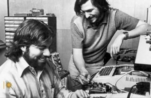 Apple compie 50 anni, in un mondo che ha contribuito a creare