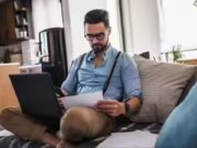 Bloccato nella guerra tra Iran e Stati Uniti-Israele? Conosci i tuoi diritti in materia di stipendio, ferie, lavoro a distanza secondo la legge sul lavoro degli Emirati Arabi Uniti