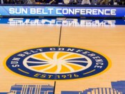 L’arbitro è caduto a terra, ferito nella rissa di basket femminile tra South Alabama e Coastal Carolina