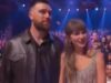 Taylor Swift e Travis Kelce fanno la loro prima apparizione insieme come fidanzati