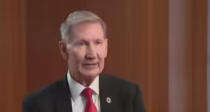 Rapporto inappropriato con qualcuno: le misteriose dimissioni del presidente della Ohio State College, Ted Carter