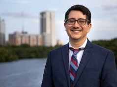 Il procuratore distrettuale di Austin, sostenuto da Soros, deve affrontare richieste di dimissioni per presunti “incontri segreti” nel caso contro il poliziotto