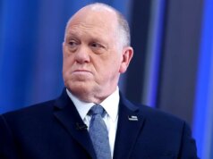 Homan risponde al conduttore della CBS accusando la chiusura del DHS, indicando i democratici come colpevoli