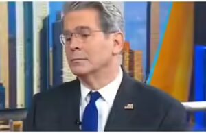 “Il presidente ti vuole subito”: il segretario al Tesoro Scott Bessent ha interrotto la trasmissione in diretta; gli spettatori dicono che la sua voce period “scossa” – guarda