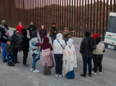 Il DHS vanta 10 mesi consecutivi di zero stranieri clandestini rilasciati alla frontiera mentre i valichi di frontiera crollano