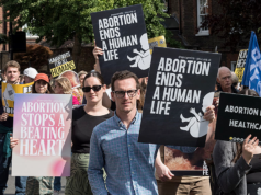 Chief pro-vita critica la “folle” legge britannica che depenalizzerebbe alcuni aborti fino alla nascita