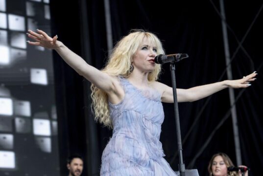 Chiamami mamma! Carly Rae Jepsen ha un bambino con il produttore Cole MGN