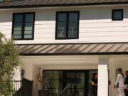 Donna della Florida accusata di tentato omicidio e aggressione durante una sparatoria a casa di Rihanna