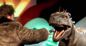 Le chiacchiere sono al centro dell’attenzione in questo microfono aperto per lottatori dilettanti