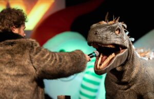 Le chiacchiere sono al centro dell’attenzione in questo microfono aperto per lottatori dilettanti