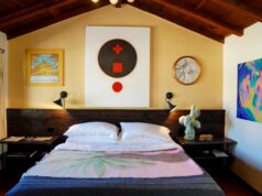 Appena fuori Joshua Tree, questa fiera d’arte ambientata in un motel nel deserto sta costruendo qualcosa che non puoi trovare a Los Angeles