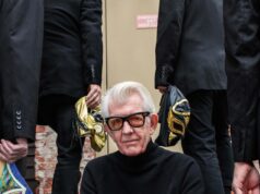 Nick Lowe spiega perché il suo più grande successo non è stato quasi mai registrato