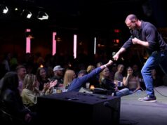 L’irlandese David Nihill aveva paura di parlare in pubblico prima di trovare il modo di alzarsi in piedi. Adesso non smetterà di parlare