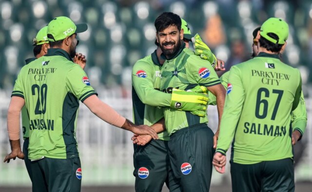 vb6qkhv4_team-pakistan-afp_625x300_11_March_26.jpg