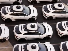 Chi guida le auto a guida autonoma di Waymo? A volte, la polizia.