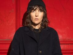 Courtney Barnett affronta il blocco dello scrittore con il piccolo aiuto di una mantide religiosa