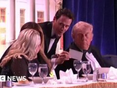 L’attore descrive lo sguardo fisso di Trump mentre si chinavano per mettersi al riparo durante le riprese