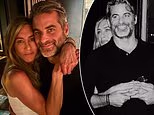 Jennifer Aniston e il fidanzato Jim Curtis si coccolano in un selfie romantico mentre la relazione continua advert andare lontano