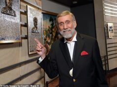 La leggenda della musica nation, 87 anni, si rompe il collo e viene portata d’urgenza in ospedale prima del lancio del nuovo album