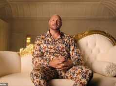 Tyson Fury rivela emotivamente che “sapeva” che la moglie Paris aveva segretamente avuto un aborto spontaneo quando non aveva assistito al suo litigio con Usyk, ma “non voleva crederci”