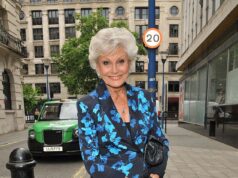 Angela Rippon, 81 anni, cube che il capo della BBC le ha detto di lasciare la televisione all’età di 50 anni “per far posto alle donne più giovani che arrivano dietro di te”