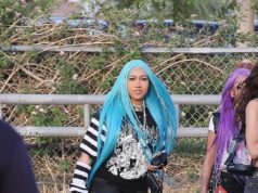 La figlia di Kim Kardashian, North West, 12 anni, indossa abiti selvaggi e capelli blu al Coachella… in mezzo al dramma del divieto di papà Kanye nel Regno Unito