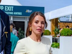 Coleen Rooney stupisce con un abito colour crema attillato mentre si avvicina al marito Wayne sugli spalti davanti al Grand Nationwide advert Aintree