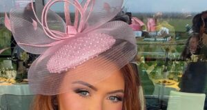 Charlotte Dawson risponde alla reazione negativa sul suo vestito rosa rivelatore all’Aintree Grand Nationwide Pageant