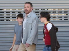 Ben Affleck è un padre affettuoso per i figli Samuel e Fin dopo aver dato all’ex Jennifer Lopez “la sua parte della loro casa coniugale da 61 milioni di dollari”