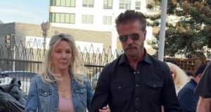 Heather Locklear e Lorenzo Lamas si affezionano per la prima volta quando incontra i suoi figli dopo 6 MESI di frequentazione