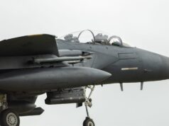 Aereo da caccia statunitense abbattuto in Iran, un membro dell’equipaggio salvato, riferisce MS NOW