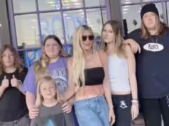 Tori Spelling e i suoi 4 figli hanno un incidente d’auto