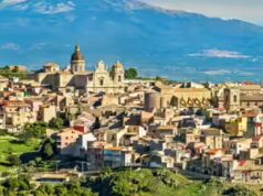 Il “guru” tedesco-indiano teneva i bambini di 7 e 11 anni come guardie e si presentava come insegnante spirituale