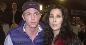 Cher chiede la tutela temporanea del figlio Elijah Blue Allman