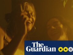 Recensione di Erupcja – Charli xcx offre una prova di recitazione in un dramma di amicizia superficiale