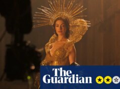 Recensione di Mom Mary – Anne Hathaway e Michaela Coel sono perse nel ridicolo dramma della pop star